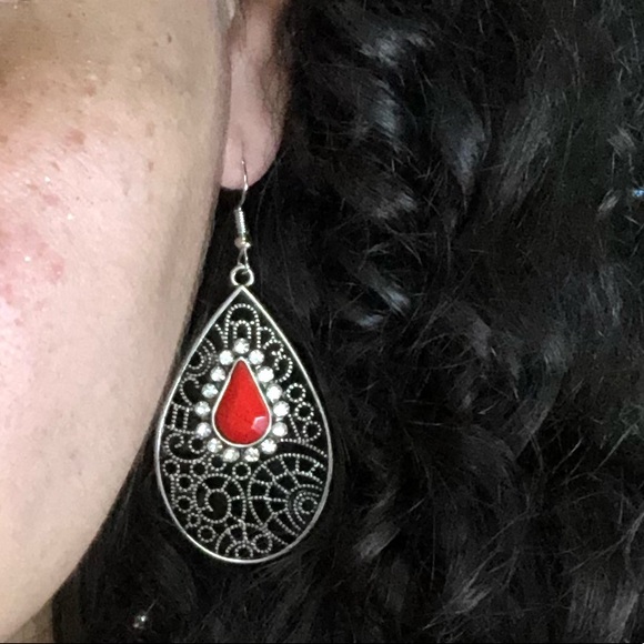 Meet your Posher in red ♥️♥️ - Picture 2 of 3